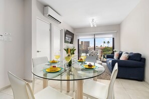 Apartment - 1BR Gold Coast Pools Tennis Gym Security (Noord)