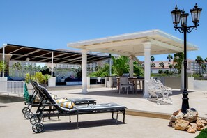 Apartment | 2 bedrooms - Poolside Apt Ibiza Poolside Apt -2 bd 2 Bath-kitchen-modern Hotel (Noord)