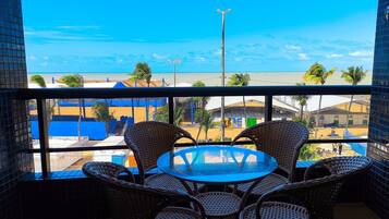 Apartment | Outdoor dining