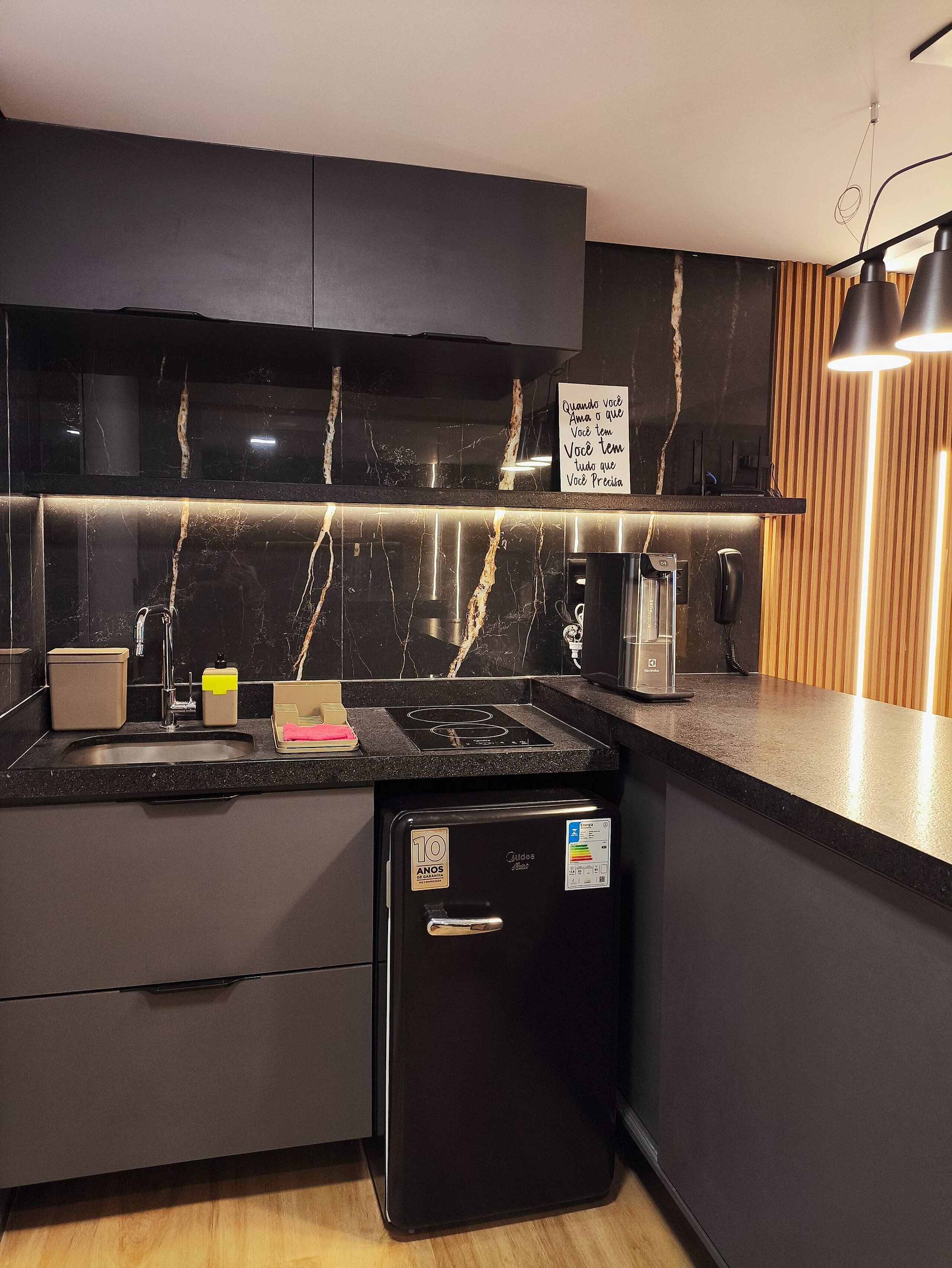 Appartement | Cuisine privée | Micro-ondes, plaque de cuisson, cafetière/bouilloire, grille-pain