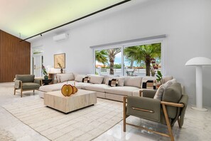 Villa - The Court Villa - 8 Bed 8 5 Bath (Noord)