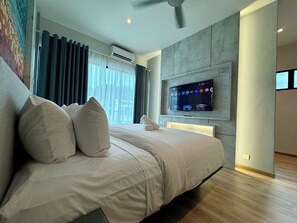 4 bedrooms, iron/ironing board, WiFi, bed sheets - Charming 4-bedroom house with WiFi and AC in lovely Langkawi (Langkawi)