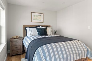 2 bedrooms, free WiFi, bed sheets - 2 Bed, 1.5 Bath Stunning Apartment, Central Andover Location (Andover)