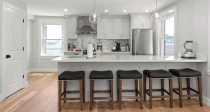 2 Bed, 1.5 Bath Stunning Apartment, Central Andover Location