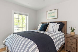 2 bedrooms, free WiFi, bed sheets - 2 Bed, 1.5 Bath Stunning Apartment, Central Andover Location (Andover)