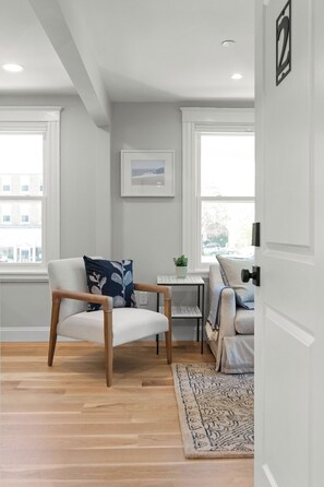 Interior - 2 Bed, 1.5 Bath Stunning Apartment, Central Andover Location (Andover)