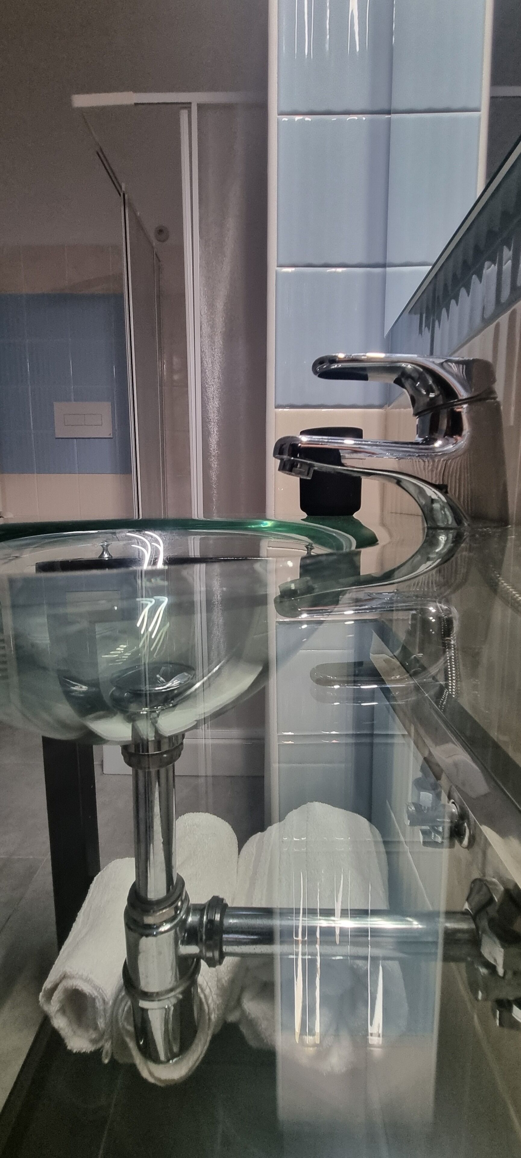 Dusche, Haartrockner, Bidet, Handtücher