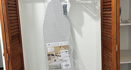 Charming 1-bedroom apartment in vibrant St Thomas with WiFi