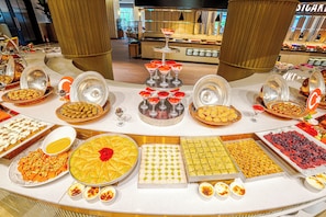 2 Restaurants; Frühstück, Mittagessen und Abendessen werden serviert