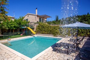 Villa | 3 bedrooms - Villa Yiarios in Corfu (Corfu)