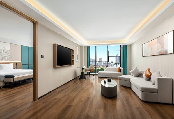 Executive Suite, 1 King Bed, Non Smoking