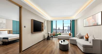 Days Hotel by Wyndham Hefei Huaihe Road Walking Street