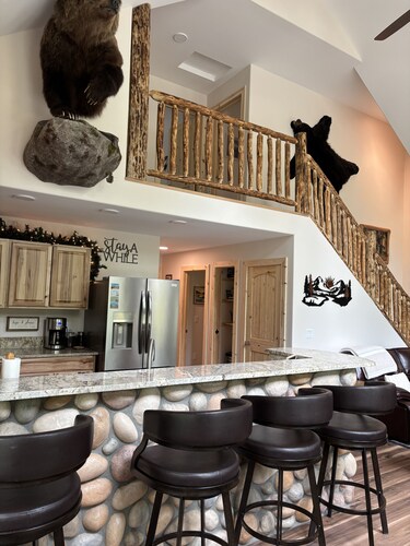 Brand-new Alaskan custom home awaits you in the heart of Hatcher Pass! 