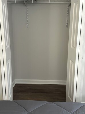 1 bedroom, bed sheets