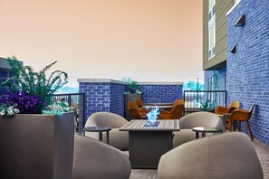 Terrace/patio - SpringHill Suites by Marriott St. Louis Chesterfield (Chesterfield)