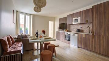 Fridge, microwave, oven, dishwasher