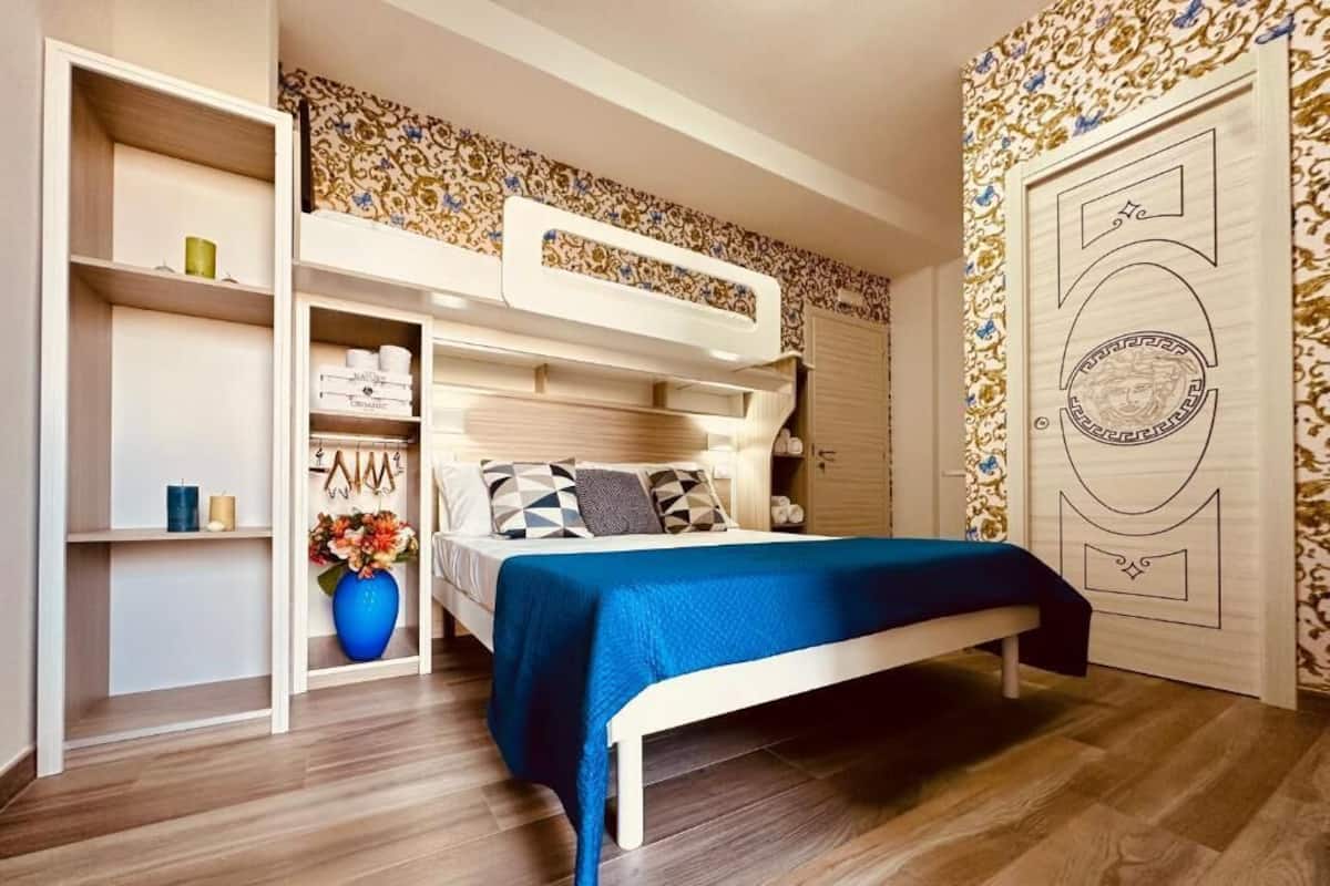Superior Triple Room | Peralatan tempat tidur premium, busa memori, meja, kalis bunyi