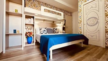 Phòng 3 Superior | Bộ đồ giường cao cấp, nệm cao su hoạt tính (memory foam), bàn
