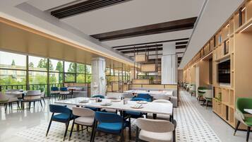 每日供应自助式早餐(每人 CNY 78)