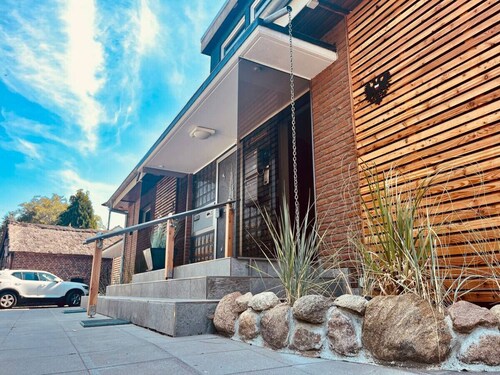 Cozy & Central Oasis close to beach