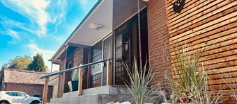 Cozy & Central Oasis close to beach