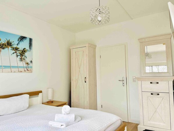 2 bedrooms, desk, iron/ironing board, free WiFi