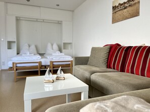 1 bedroom, desk, free WiFi, bed sheets