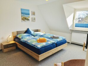 4 camere, una scrivania, ferro/asse da stiro, Wi-Fi gratuito