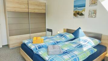 4 bedrooms, desk, iron/ironing board, free WiFi