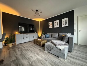 TV - Erfurt Lakes vacation apartment - at the gates of the Thuringian state capital  (Nöda)