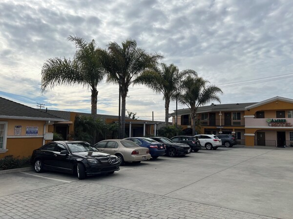 Amber Motel - Inglewood, CA