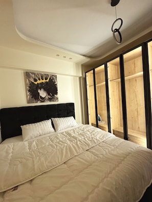3 bedrooms, desk, iron/ironing board, free WiFi