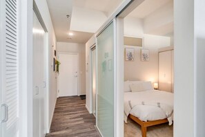 1 bedroom, desk, iron/ironing board, WiFi