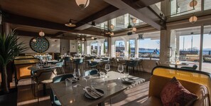 Dining - Les Repères # 110 Condo Spa & Piscine (Orford)