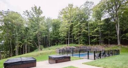 Les Repères # 110 Condo Spa & Piscine