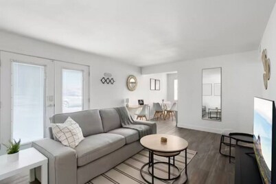 1 Bedroom +WiFi | Near State Fair, Museums & Parks