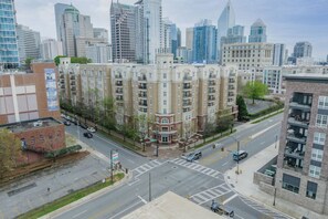 Exterior - Luxury 3BR • 3 King Beds • Walk to Stadiums (Charlotte)