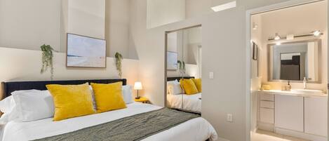 2 habitaciones, escritorio, tabla de planchar con plancha y wifi