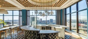 City Club 2Bedroom •Pool +Gym •Walk to Carew Tower