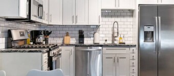 New 2BR East Liberty Apt | King + Queen • Parking