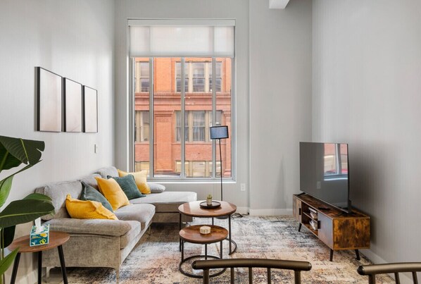 Smart TV, fireplace - 2BR Near Fountain Sq.+ Carew Tower Deck | Downtown (Cincinnati)