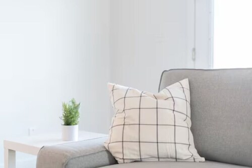 1BR+ Parking | Close to Roosevelt Arts District