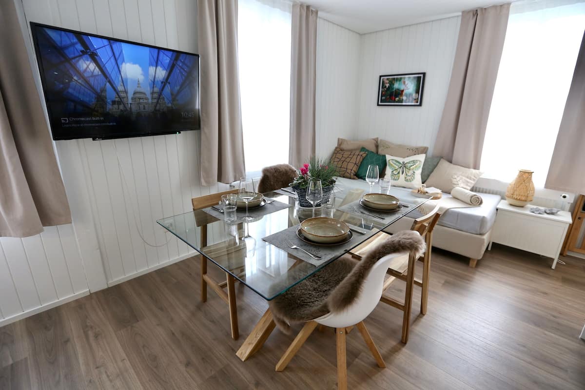 Vogel | Living area | Flat-screen TV