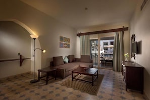 Minibar, bed sheets