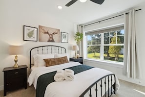3 habitaciones, escritorio, tabla de planchar con plancha y wifi gratis 