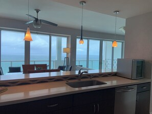 Deluxe Condo - Tropical Suites Inc. (Miami Beach)