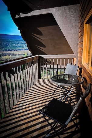 Outdoor dining. Parson Lodge #2 - The Osprey Room