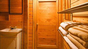 Hårtork och handdukar