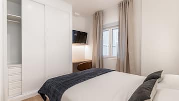 1 bedroom, iron/ironing board, free WiFi, bed sheets