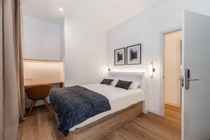 1 habitación, tabla de planchar con plancha, wifi gratis y ropa de cama